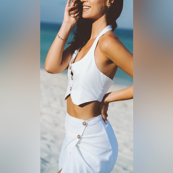 Soah Scarlet Linen Wrap Skirt - Picture 3 of 4